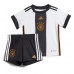 Günstige Deutschland Babykleidung Heim Fussballtrikot Kinder WM 2022 Kurzarm (+ kurze hosen)